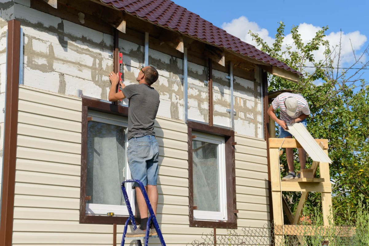 How Much Does Vinyl Siding Cost? (2024 Data) How Much Does Vinyl Siding Cost? (2024 Data)